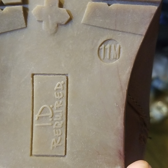 I.D. Required  boots sz 11m - Picture 6 of 6